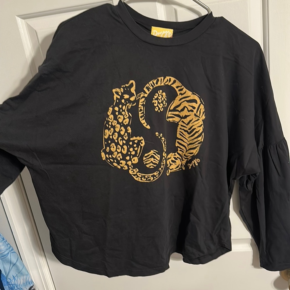 Tiger dolman tee